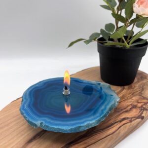 This beautiful Teal Agate Oil Candle Lamp includes a glass wick holder with fiberglass wick