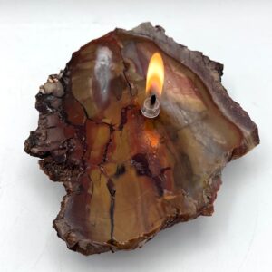 This beautiful Oregon Lone Tree Agate Oil Lamp Candle includes a glass wick holder with fiberglass wick, starter bottle of ultra pure paraffin oil and mini funnel for filling. Size 5 inches x 6 inches. #4153