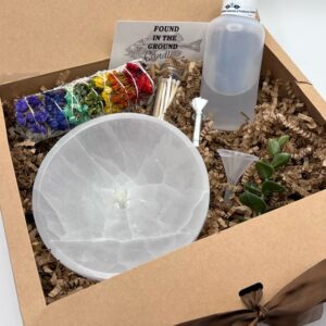 Selenite Oil Candle Gift Box. Includes starter oil pack and flower sage bundle.